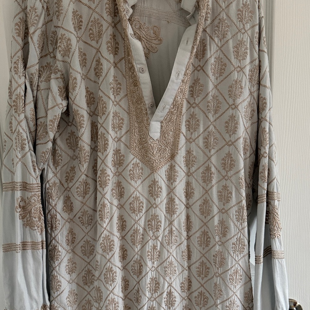 Elegant Embroidered Men's kurta - Picture 4 of 6